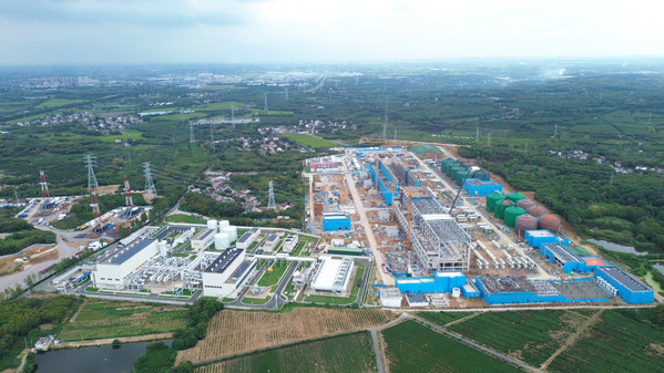 超級“充電寶”——建設(shè)中的世界最大壓縮空氣儲能電站全景.jpg